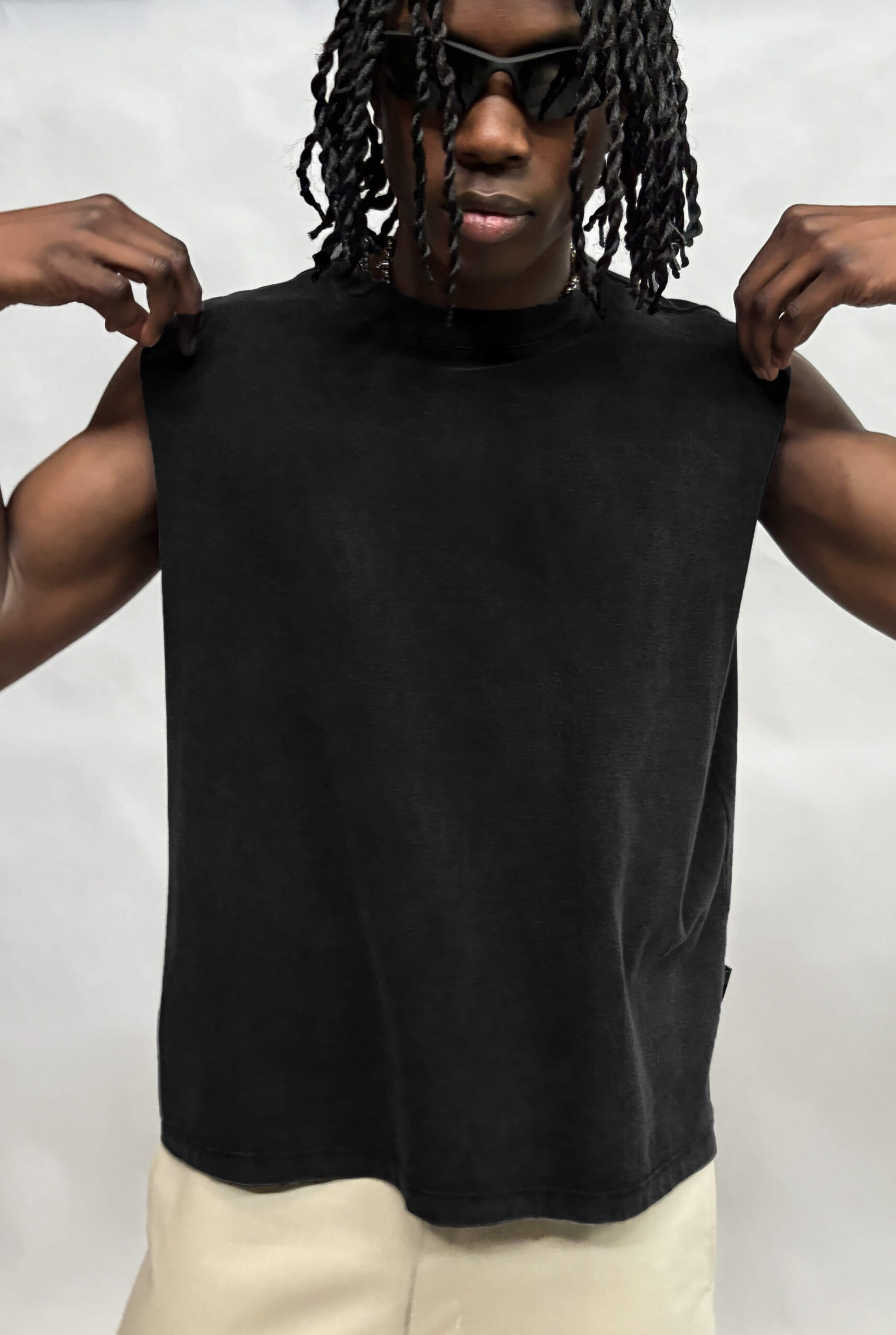 Imagen 2 de Remera Sin Mangas Boxy Negra