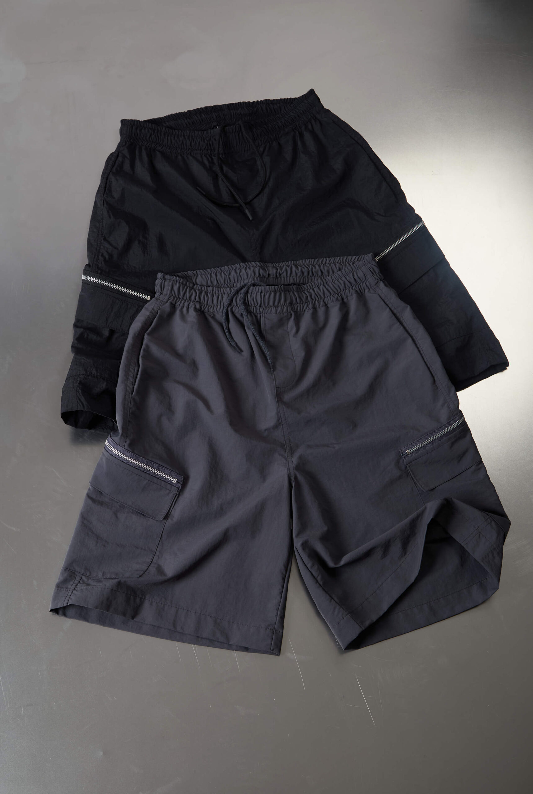 Imagen 2 de Track Short Cargo Cierres Negro