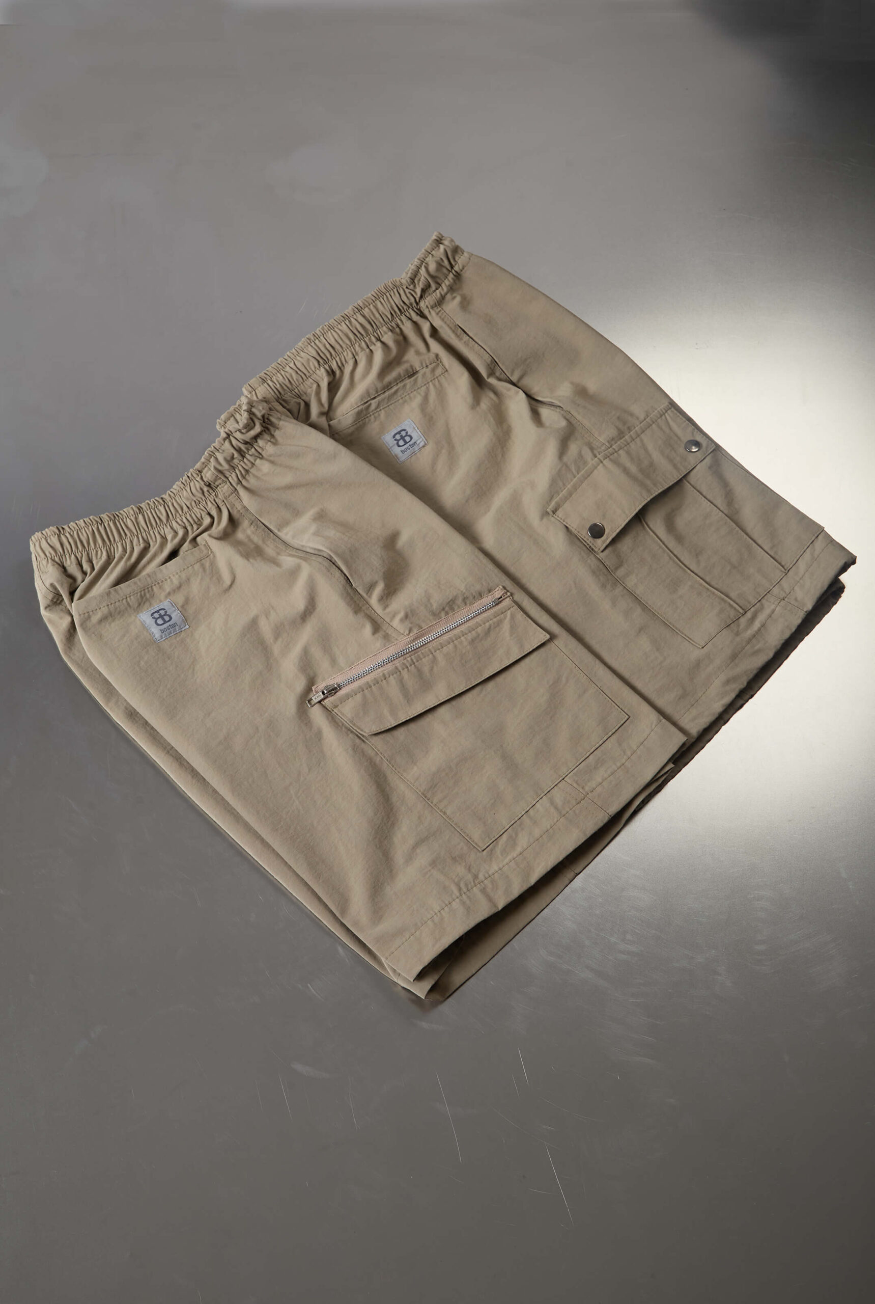 Imagen 3 de Track Short Cargo Cierres Beige