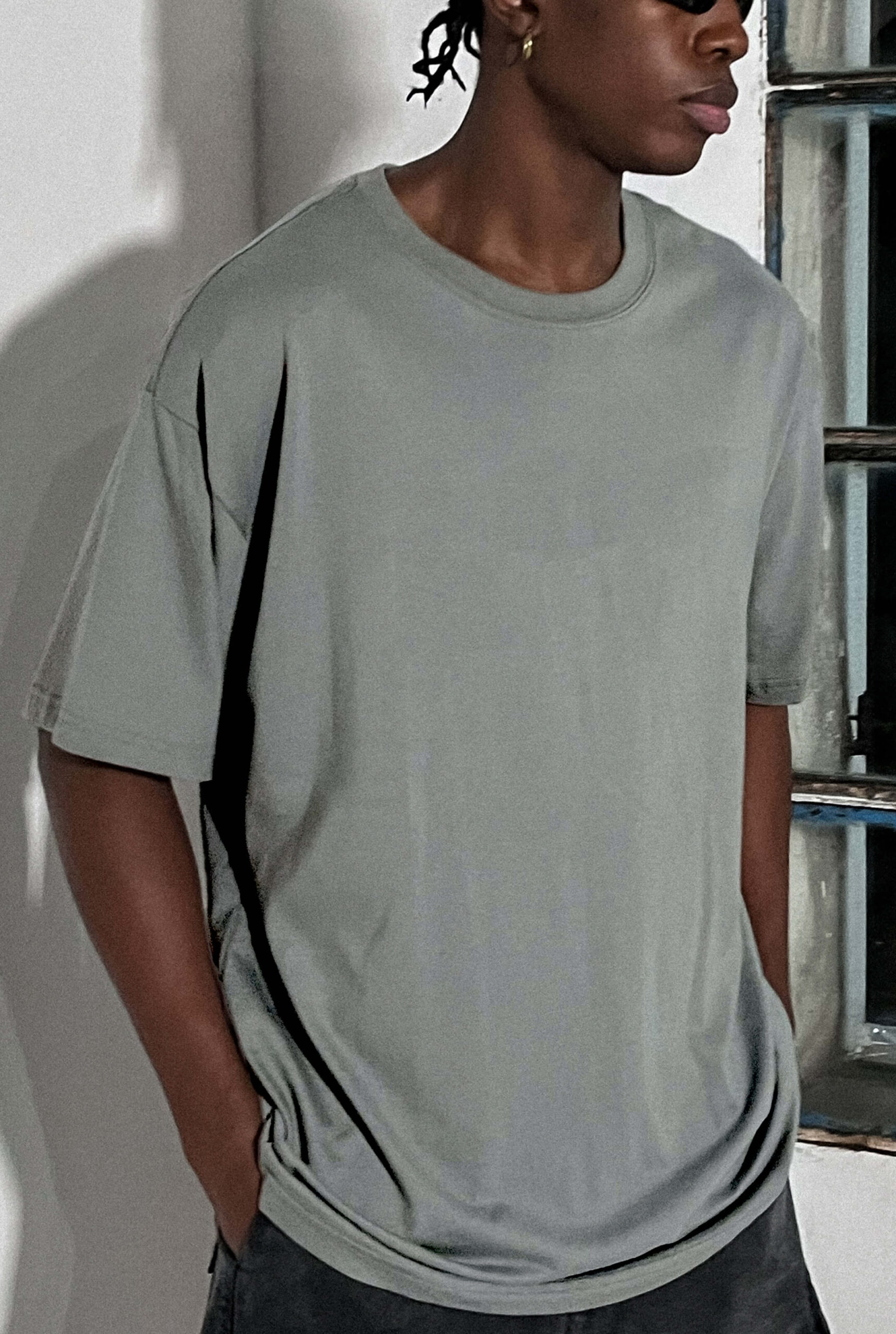 Imagen 2 de Remera Over Gris Verdoso