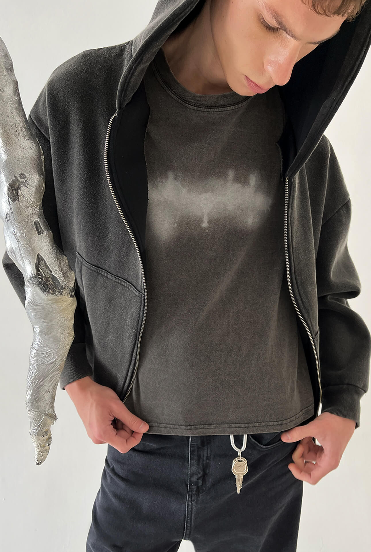Imagen 2 de Remera Boxy Hazy Negro Acid Wash