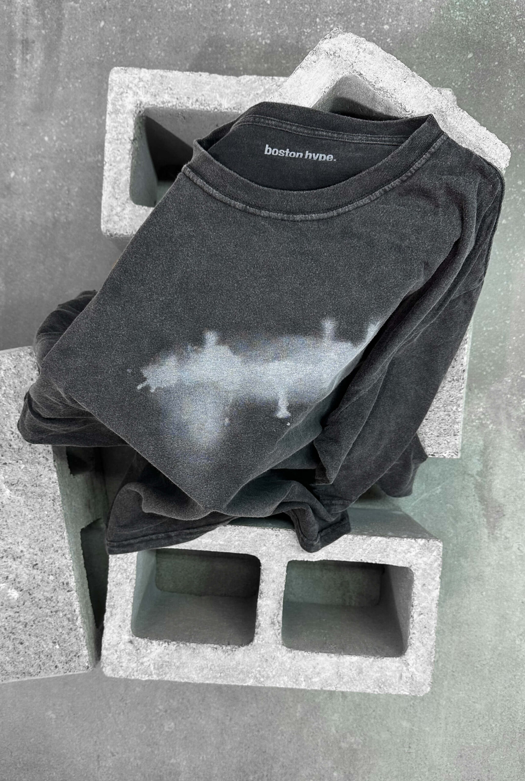 Imagen 3 de Remera Boxy Hazy Negro Acid Wash