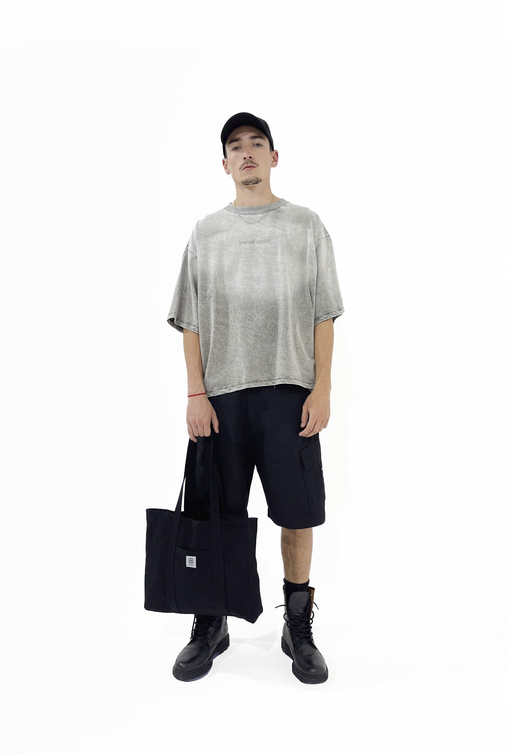 Imagen 2 de Remera Boxy Studio Acid Wash Gris claro Localizado