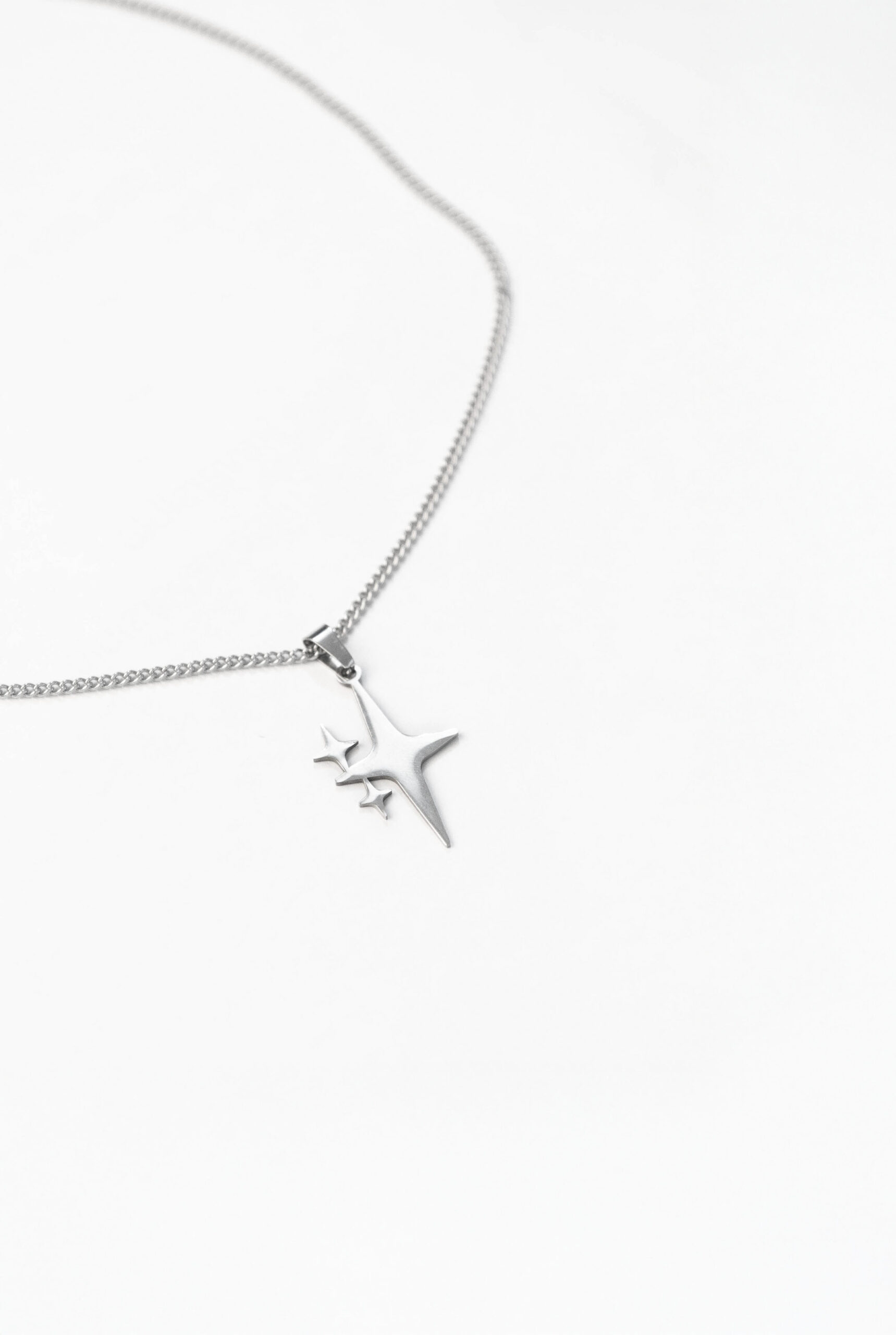 Imagen 2 de Cadena con dije Estrella