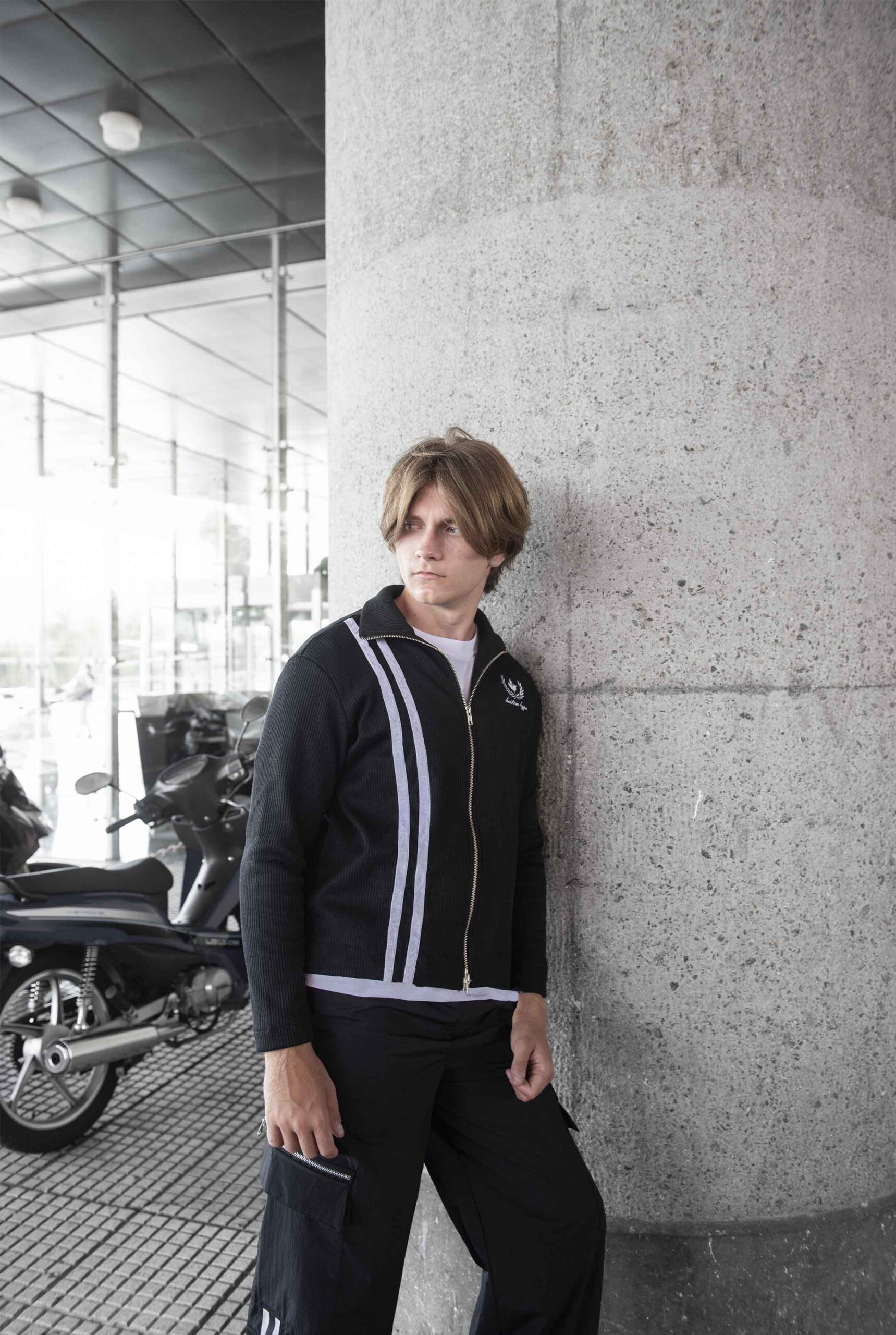 Imagen 2 de Zip Up Knit Negro Line