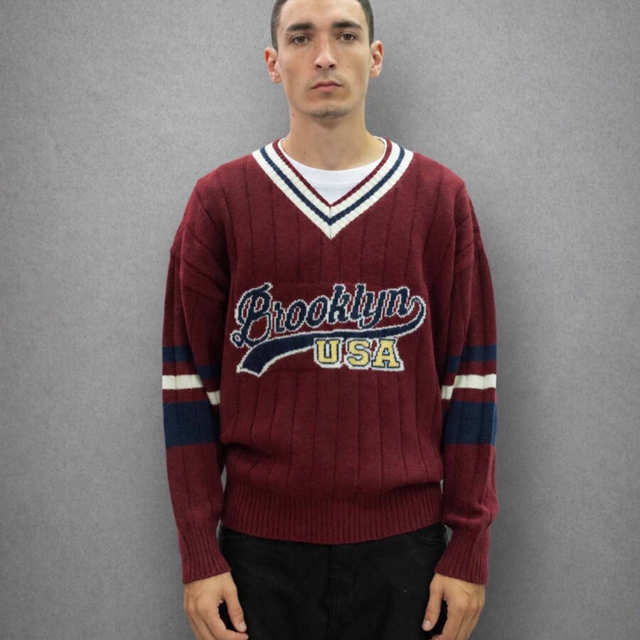 Imagen 3 de Sweater Brooklyn Bordo